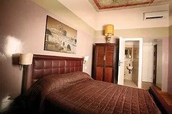 فندق مبيت وإفطار Kiss Me Luxury 4*